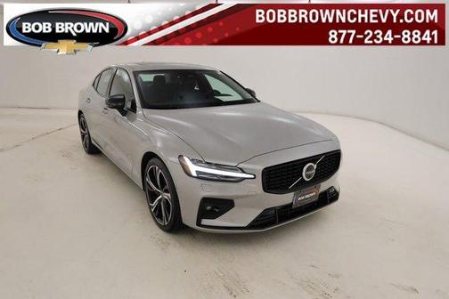 2024 Volvo S60 B5 Plus Dark Theme