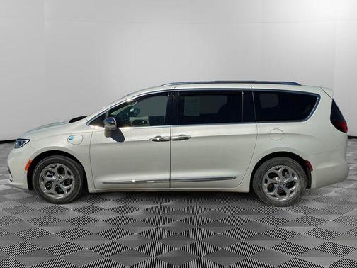 White 2021 Chrysler Pacifica Hybrid Limited