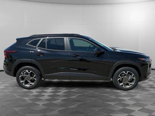 Black 2025 Chevrolet Trax LT