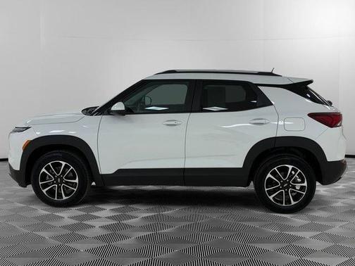 Summit White 2025 Chevrolet Trailblazer LT