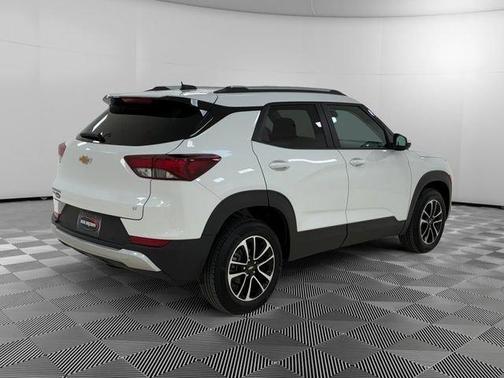 Summit White 2025 Chevrolet Trailblazer LT