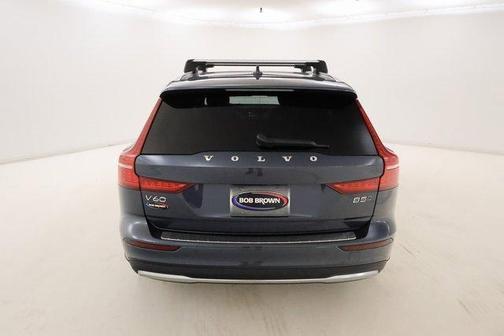 2023 Volvo V60 Cross Country B5 Plus