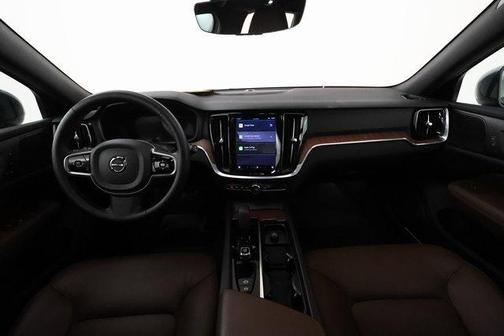 2023 Volvo V60 Cross Country B5 Plus