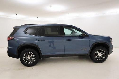 2024 GMC Acadia AT4