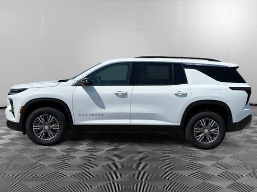 White 2027 Chevrolet Traverse LT