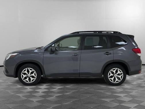 Magnetite Gray Metallic 2024 Subaru Forester Premium