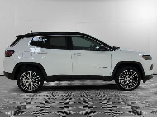 White 2022 Jeep Compass Limited