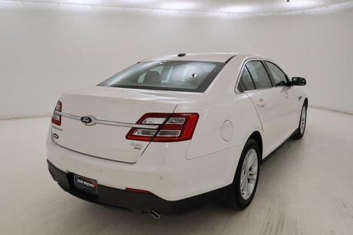 2016 Ford Taurus SEL