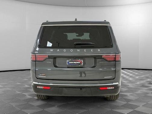Gray 2022 Jeep Wagoneer Series II
