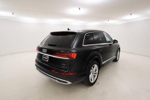 2023 Audi Q7 55 Premium Plus