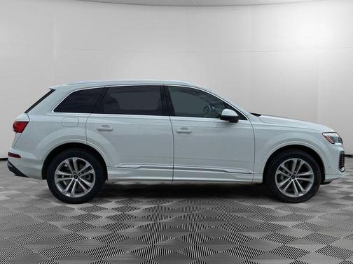 Carrara White 2025 Audi Q7 55 Premium Plus