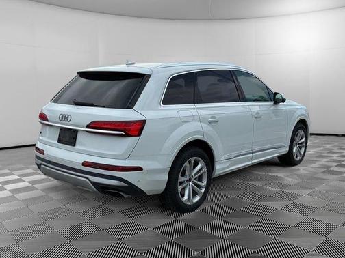 Carrara White 2025 Audi Q7 55 Premium Plus