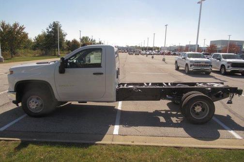 2026 Chevrolet Silverado 3500 WT
