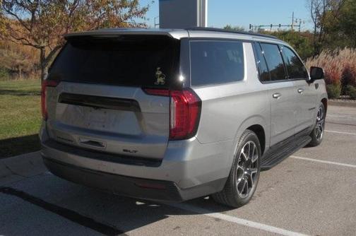 2023 GMC Yukon XL SLT