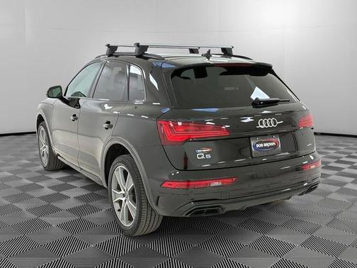 Mythos Black Metallic 2025 Audi Q5 45 S line quattro Premium