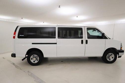 2024 Chevrolet Express 3500 LT