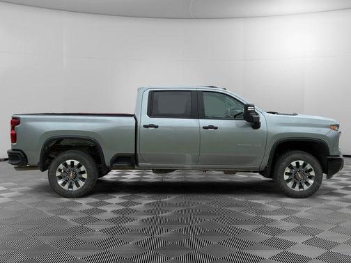 Sterling Gray Metallic 2024 Chevrolet Silverado 2500 Custom