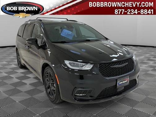 Black 2025 Chrysler Pacifica Limited