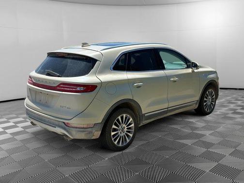 White 2018 Lincoln MKC Reserve