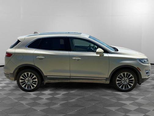 White 2018 Lincoln MKC Reserve