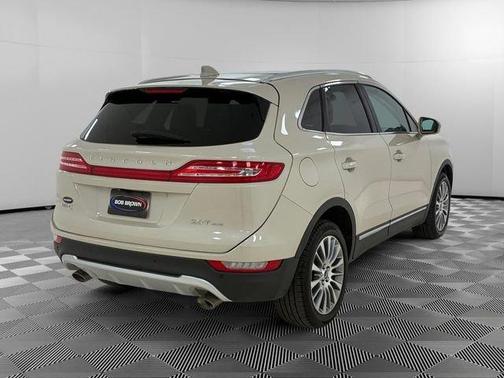 White 2018 Lincoln MKC Reserve