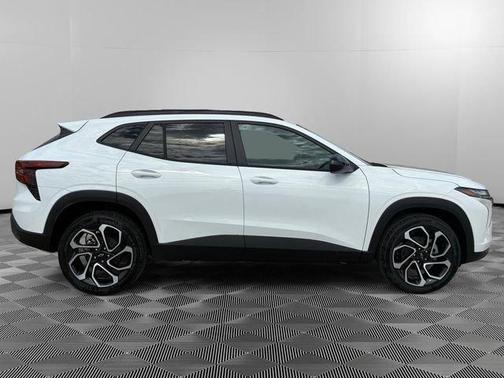 White 2026 Chevrolet Trax 2RS