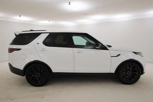 2024 Land Rover Discovery P300 S