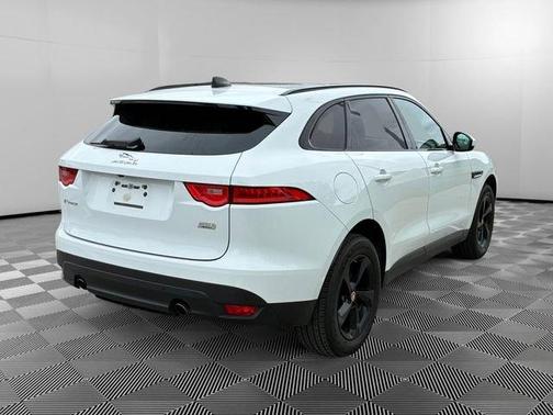 Fuji White 2020 Jaguar F-PACE 25t Premium