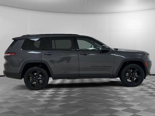 2022 Jeep Grand Cherokee L Laredo