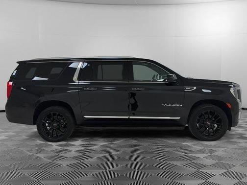 Black 2023 GMC Yukon XL SLT