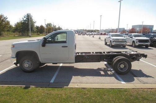 2026 Chevrolet Silverado 3500 WT