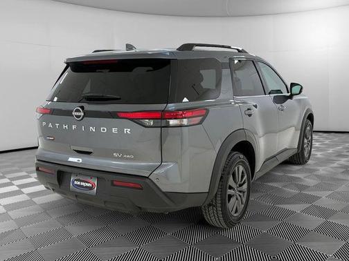 2023 Nissan Pathfinder SV