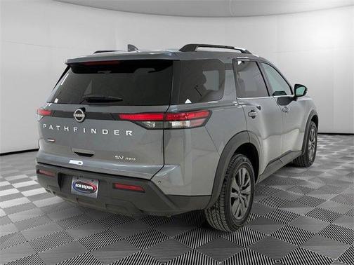 2023 Nissan Pathfinder SV