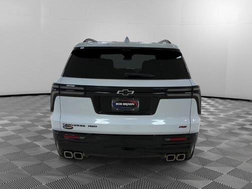 White 2026 Chevrolet Traverse RS