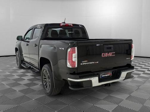 Black 2019 GMC Canyon SLE