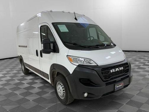White 2025 RAM ProMaster 2500 High Roof