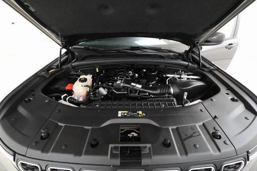 2022 Jeep Grand Cherokee L Laredo