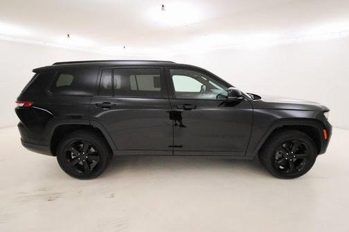 2022 Jeep Grand Cherokee L Laredo