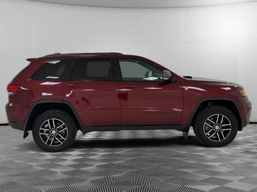 Velvet Red Pearlcoat 2018 Jeep Grand Cherokee Trailhawk