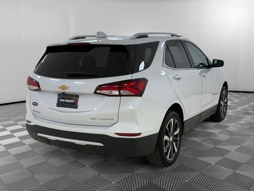 White 2023 Chevrolet Equinox Premier