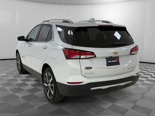 White 2023 Chevrolet Equinox Premier