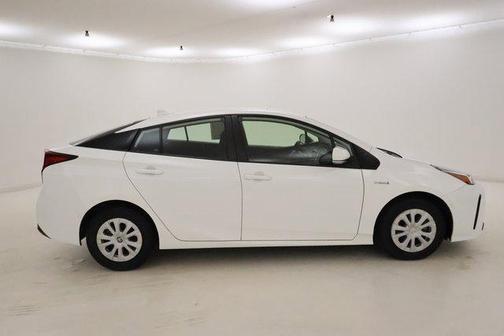 2022 Toyota Prius LE