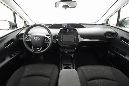2022 Toyota Prius LE