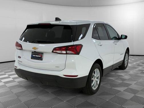 White 2023 Chevrolet Equinox LS