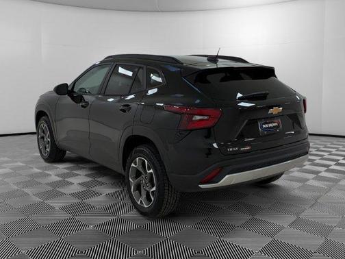 Black 2024 Chevrolet Trax LT
