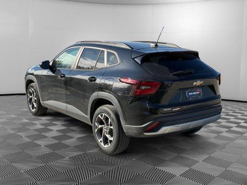 Black 2024 Chevrolet Trax LT