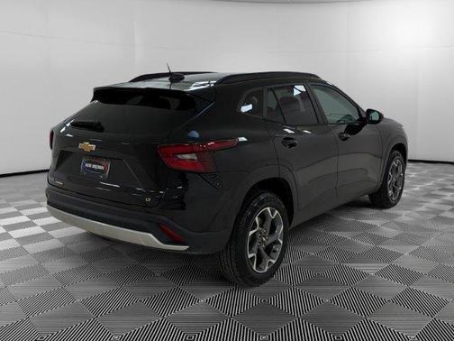 Black 2024 Chevrolet Trax LT