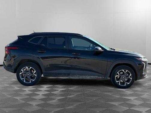 Black 2024 Chevrolet Trax LT