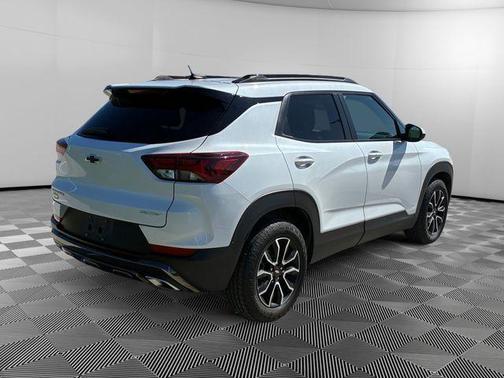 Iridescent Pearl Tricoat 2023 Chevrolet Trailblazer ACTIV
