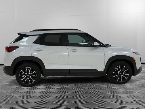 White 2023 Chevrolet Trailblazer ACTIV